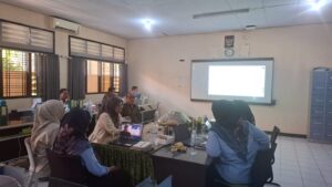 Review Internal Kurikulum tadris Biologi