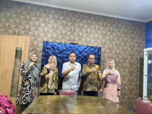 Mahasiswa Tadris Biologi UIN Siber Syekh Nurjati Jalani KKN Recognisi di Pusat Riset dan Pengembangan Industri