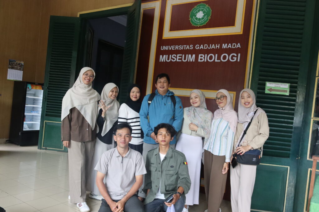 Eksplorasi Alam: Fieldtrip Tadris Biologi ke Pantai Slili dan Museum UGM, Menjelajahi Ekosistem Pesisir hingga Koleksi Museum Biologi